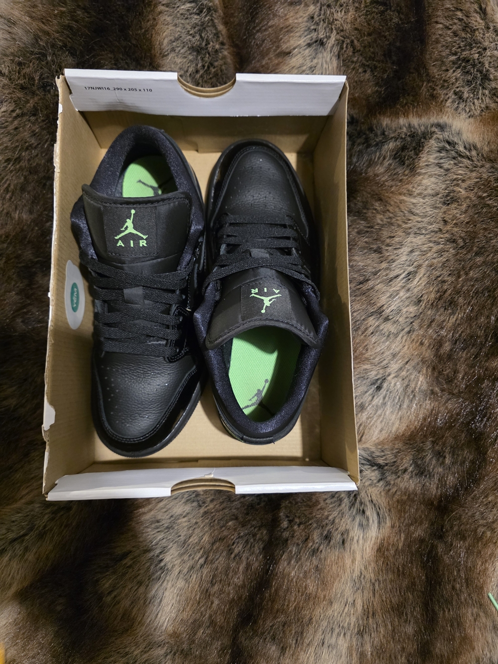 Jordan Low-Top Sneakers - Black with Neon Green Insole
